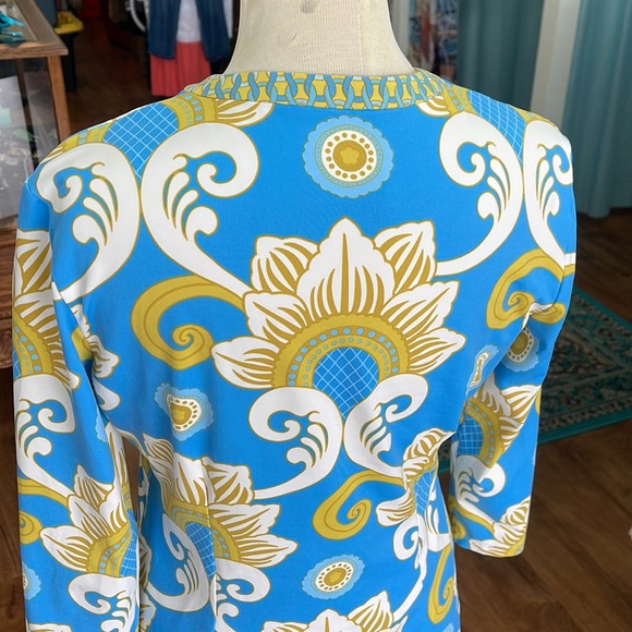 JMcLaughlin Blue/Gold Pattern Top/Tunic Size Medium - Picture 10 of 11